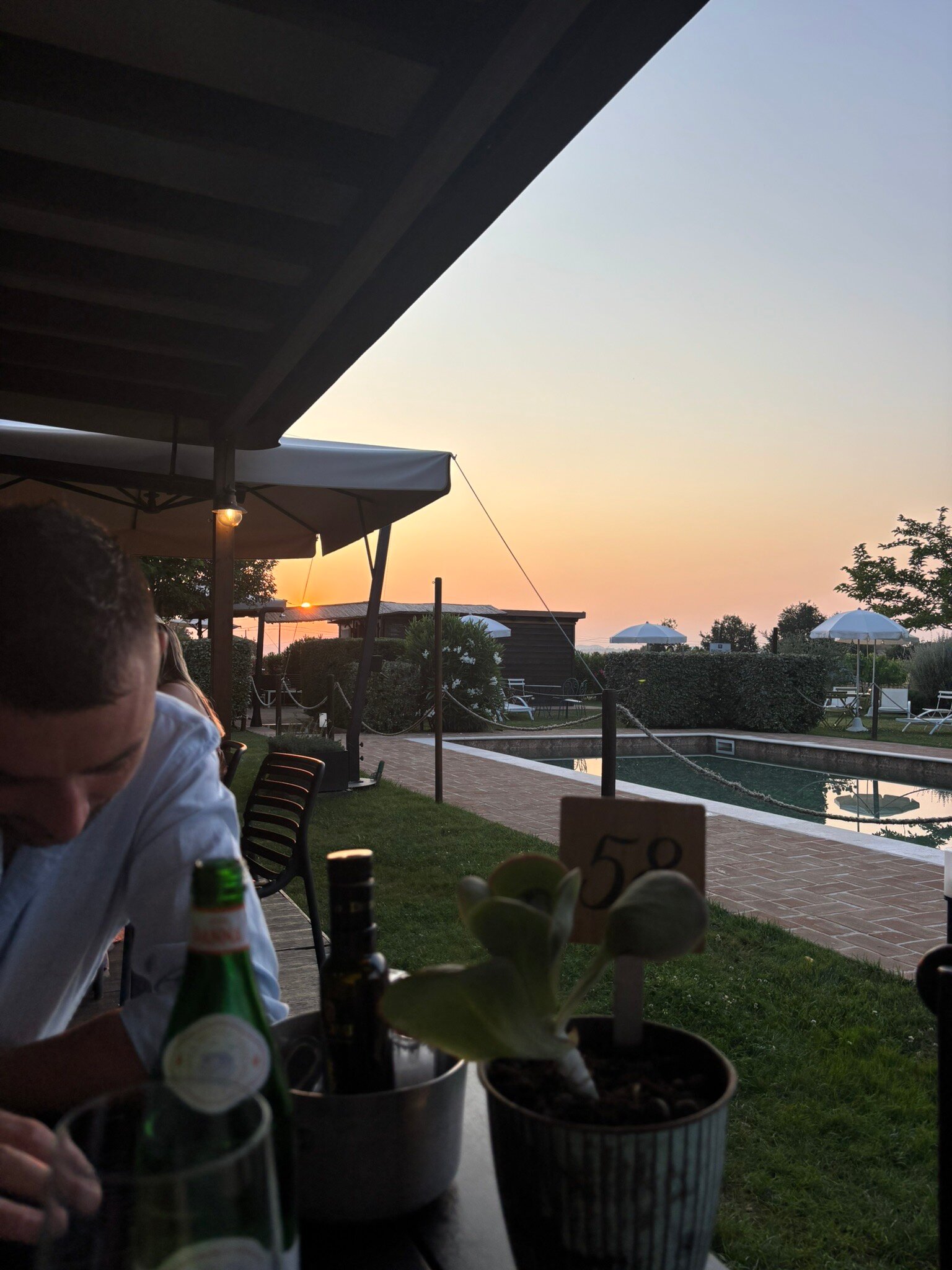 Favorita Food & Wine Resort-官方