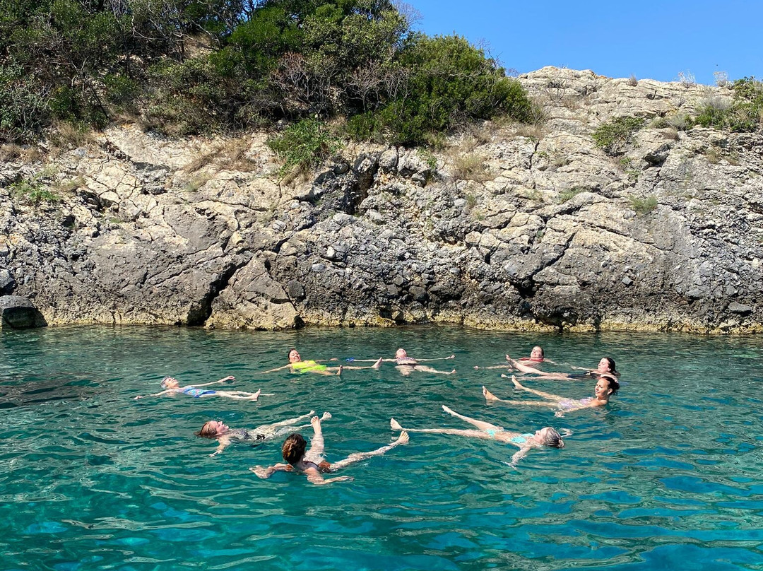 Michalas Boat Rental-Paleokastritsa必去景点