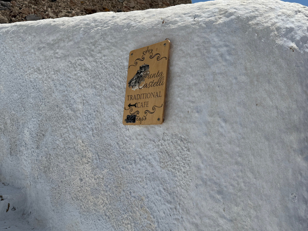 Venetian Castle of Santorini-阿克罗蒂里必去景点