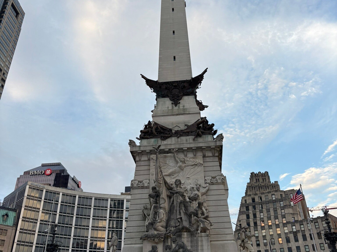 Monument Circle-印第安纳波利斯必去景点