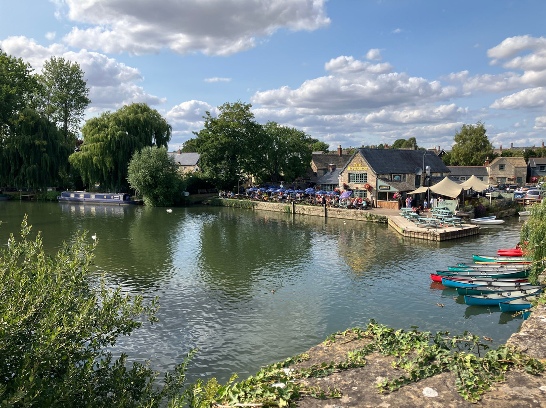 Cotswold Canoe Hire-莱奇莱德必去景点