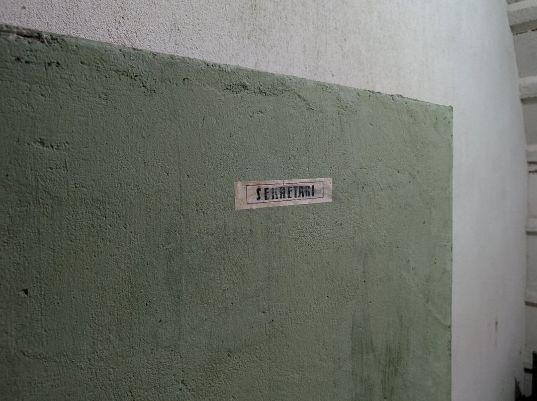 The Cold War Tunnel-吉诺卡斯特必去景点