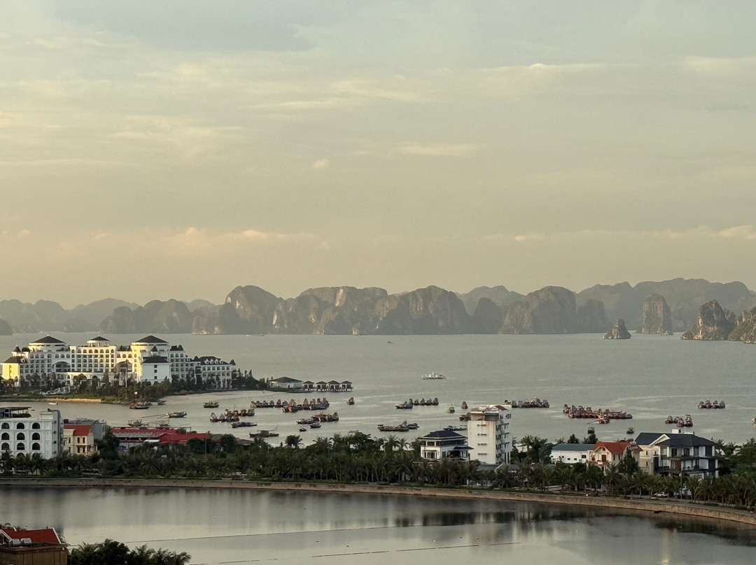 Hyatt Place HA Long Bay, Bai Chay