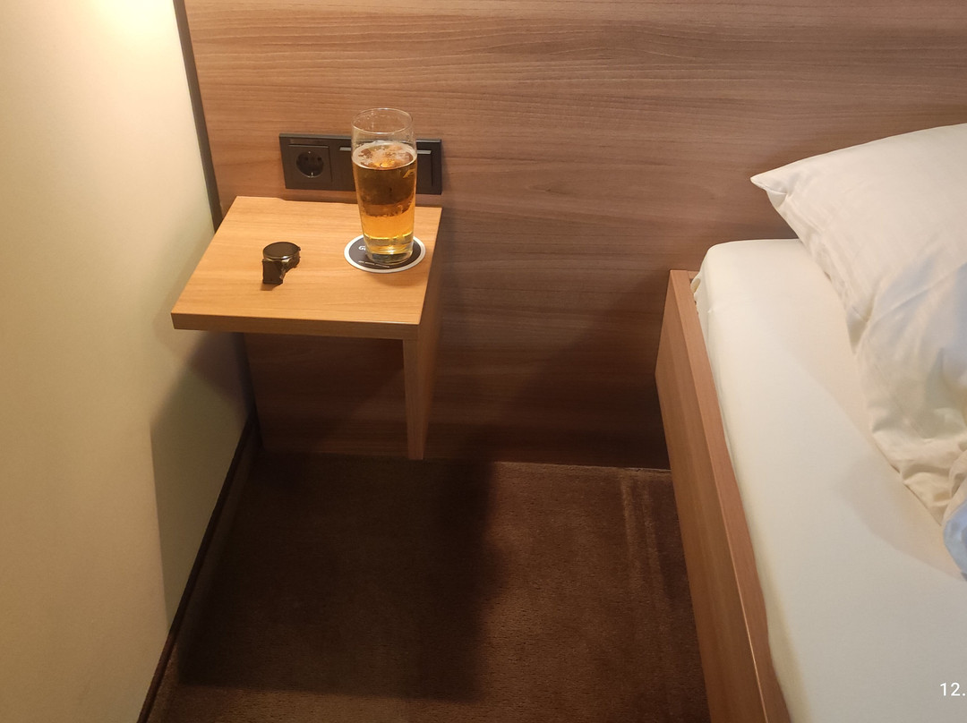 格鲁格酒店主图