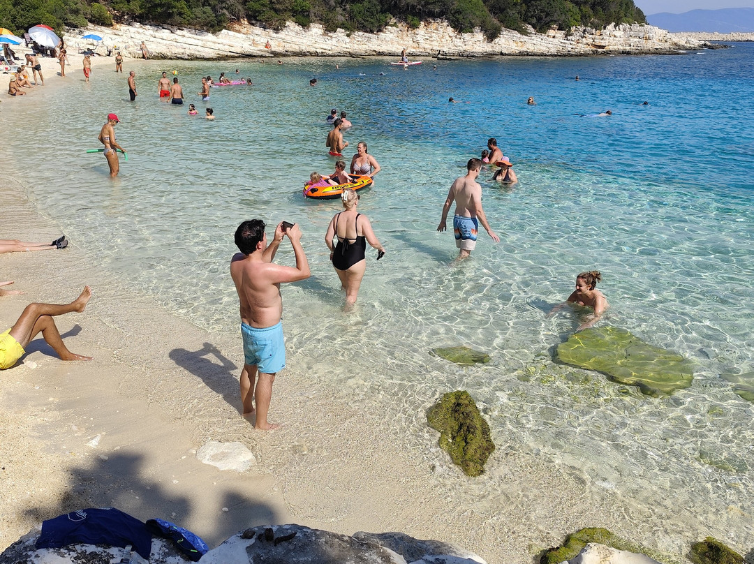 Emplisi Beach-菲斯卡尔宗必去景点