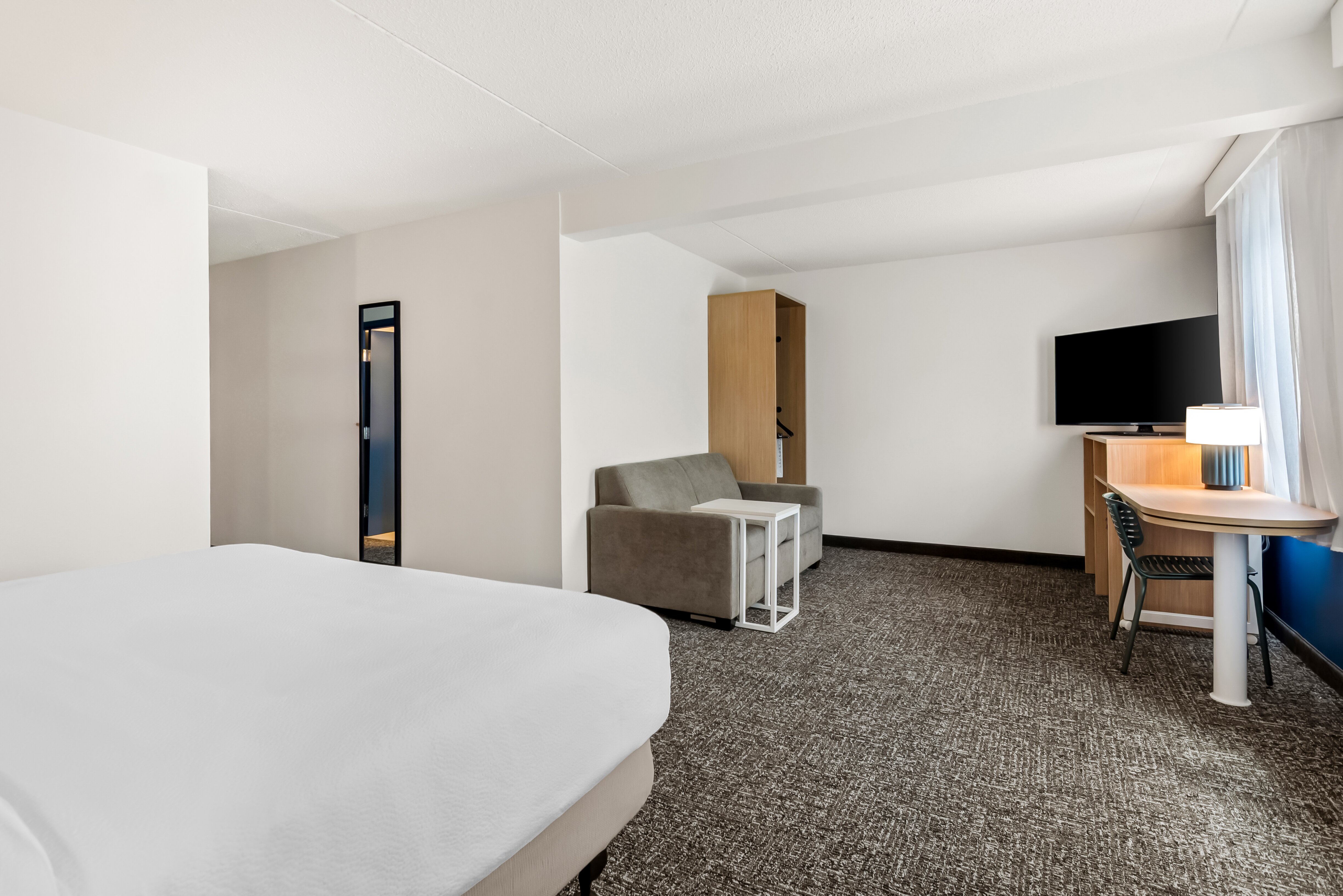 Spark By Hilton Lexington-客卧