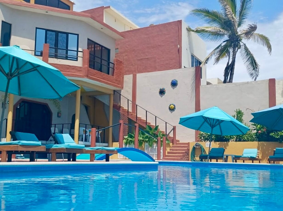 La Paloma Oceanfront Retreat主图