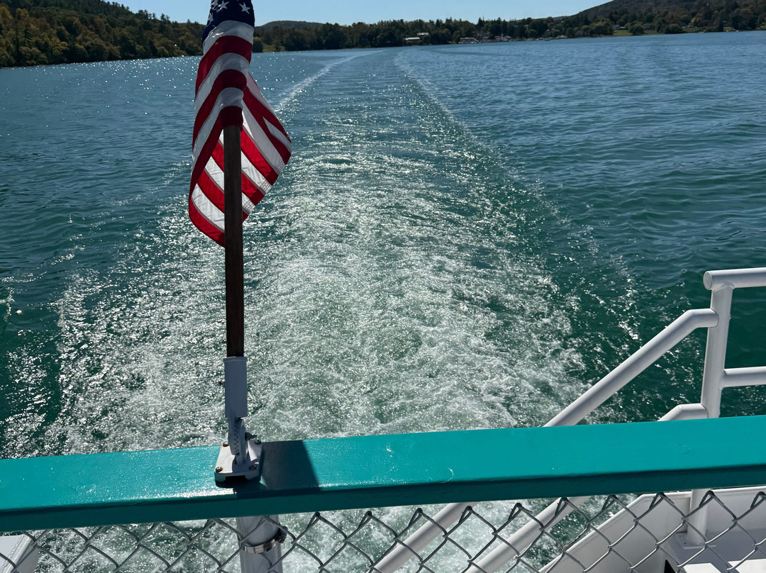 Lake Front Hotel主图