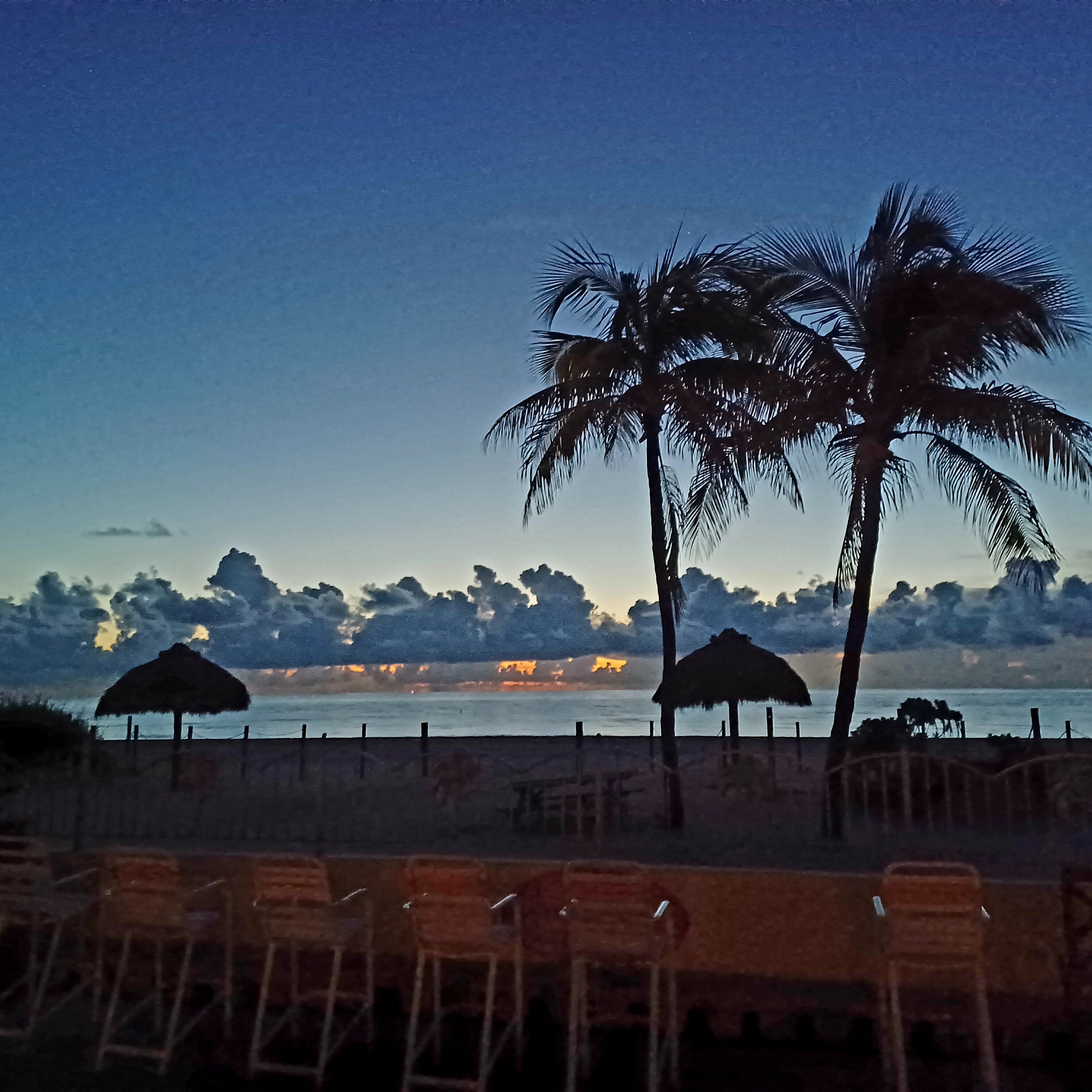 Ebb Tide Oceanfront Resort-官方