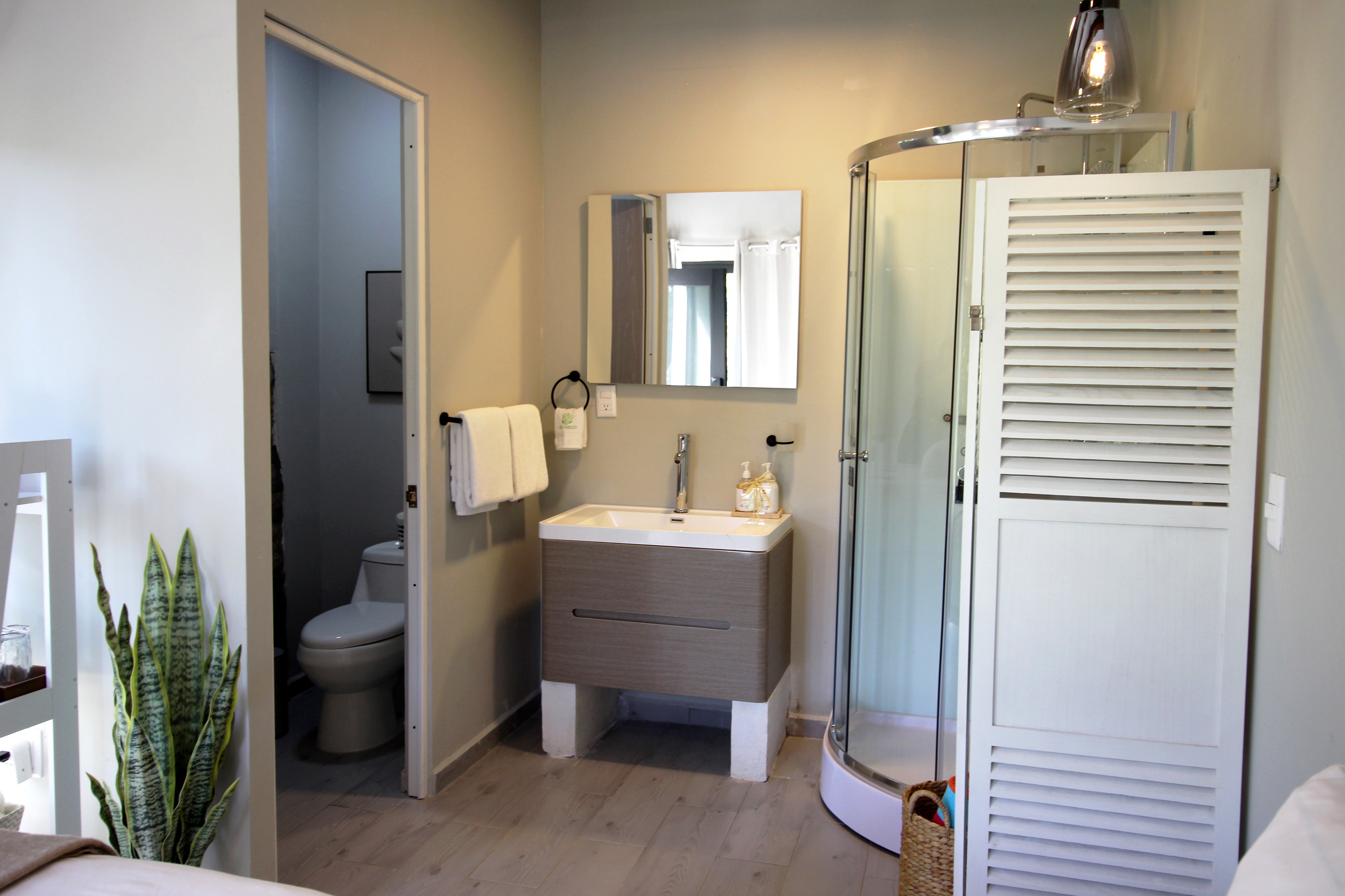 Los Laureles Hotel Y Centro De Convenciones-浴室