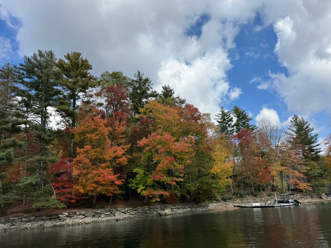 Lake Glenville Scenic Waterfall Cruises-Cashiers必去景点