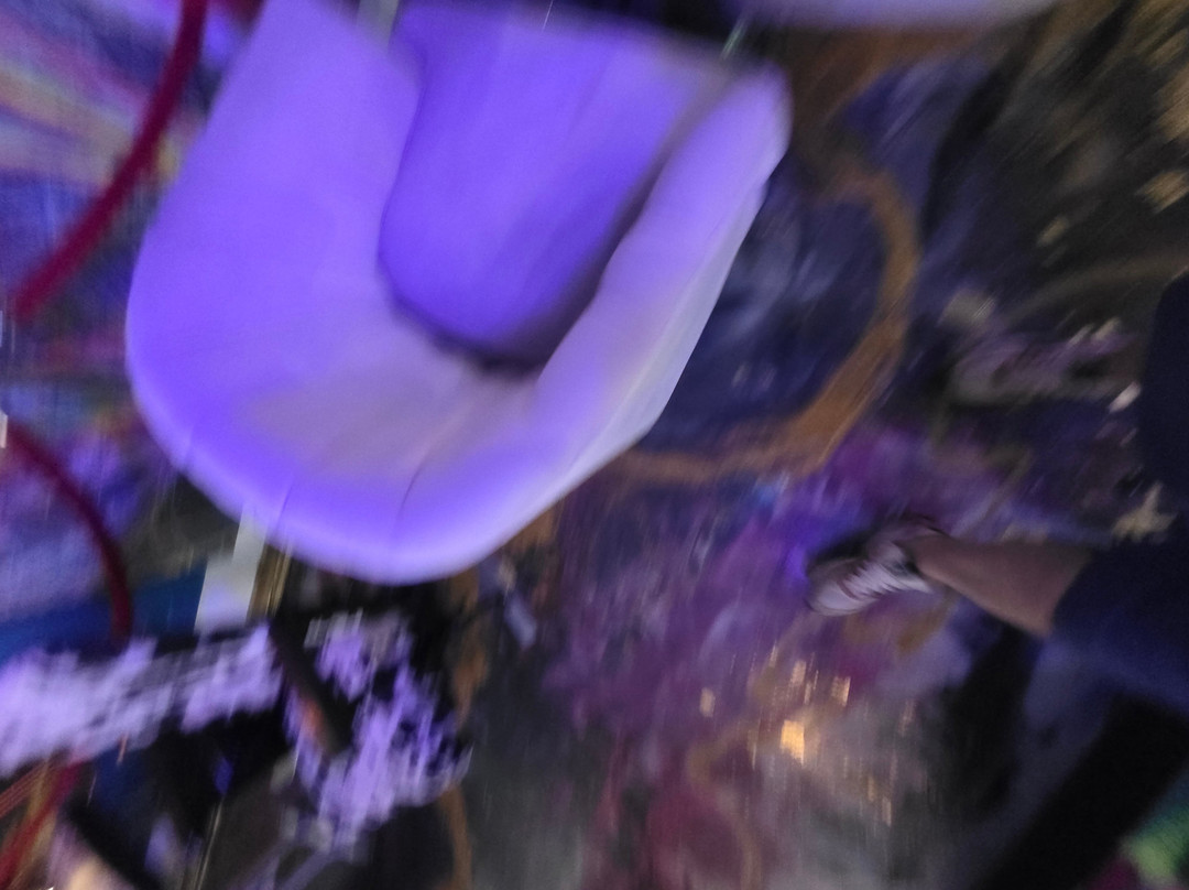 dEcORa Eatery & Drinkery