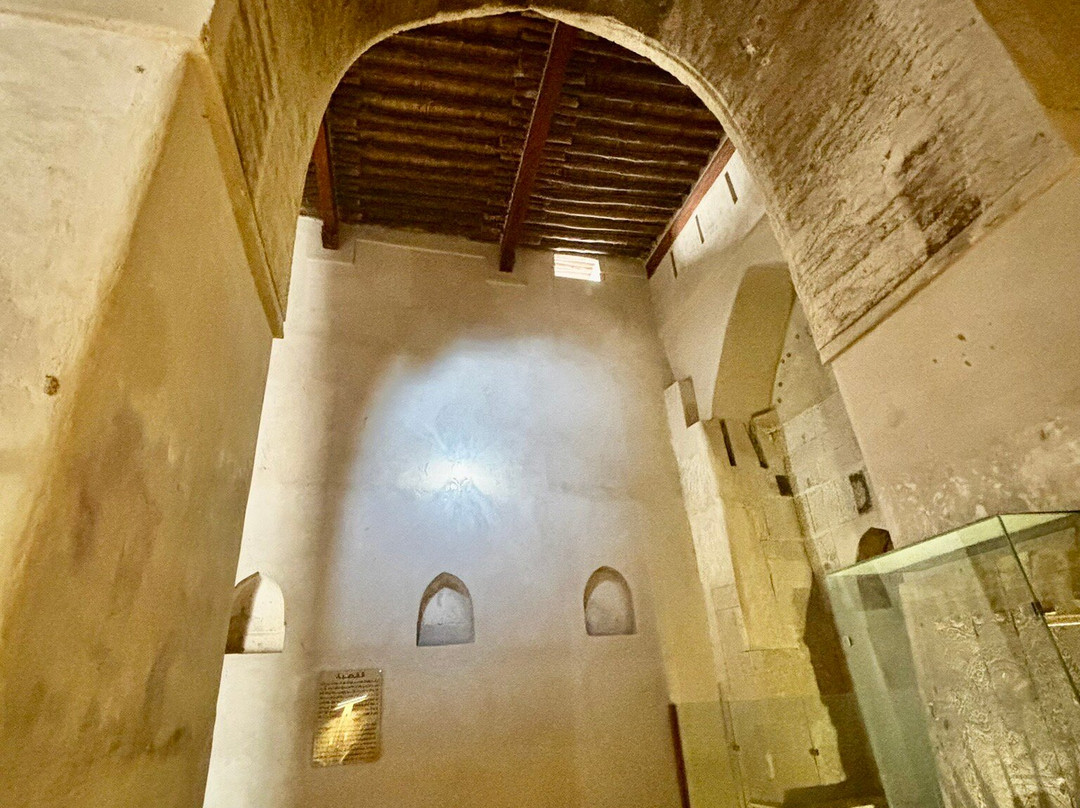 巴赫拉堡-尼日瓦必去景点