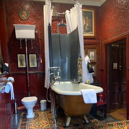 魔力城堡酒店主图