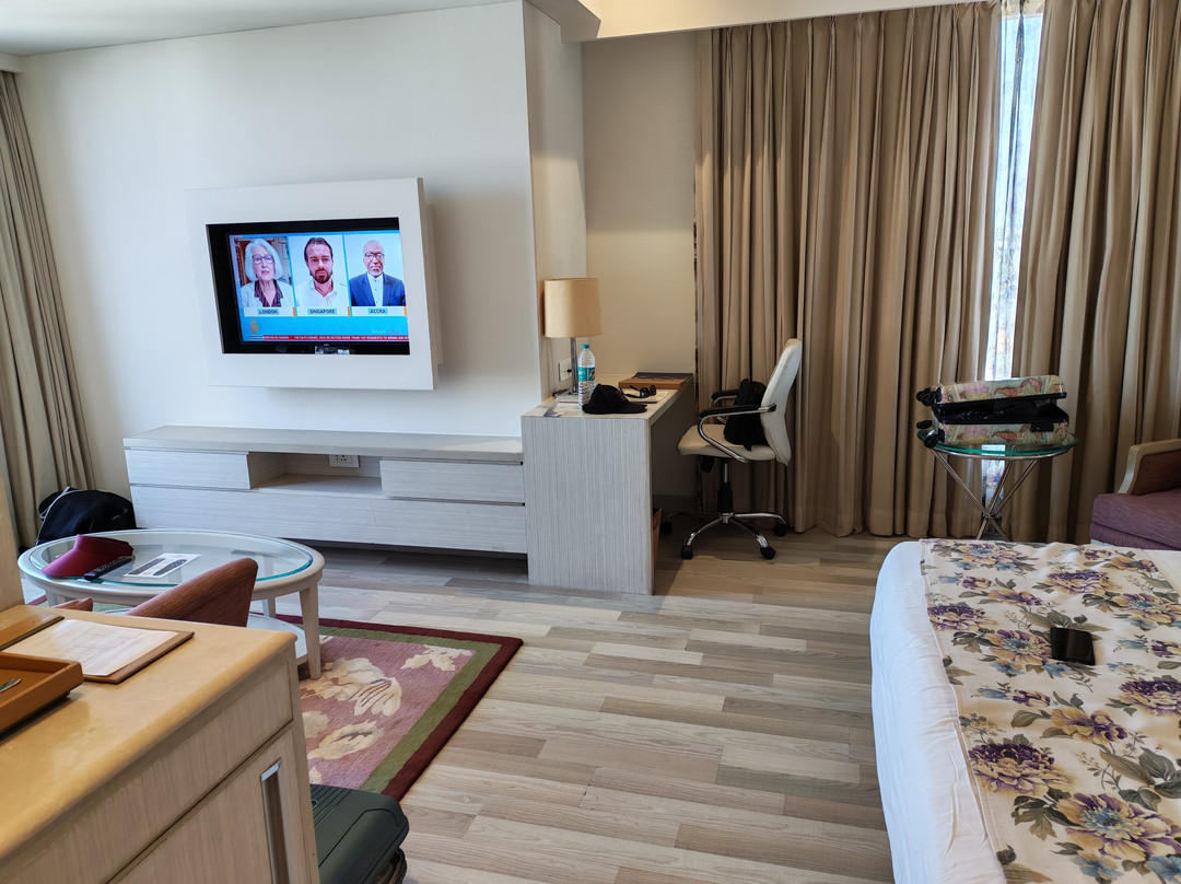 Efcee Sarovar Premiere主图