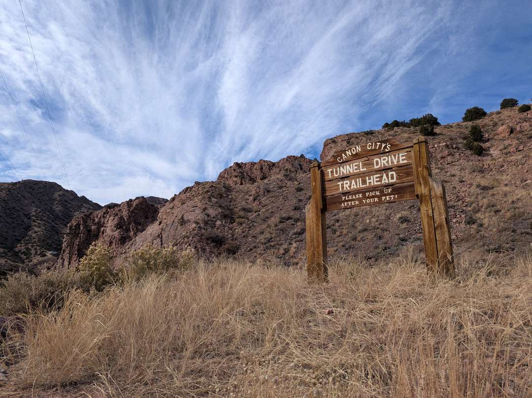 Tunnel Drive Trail Head-卡农城必去景点