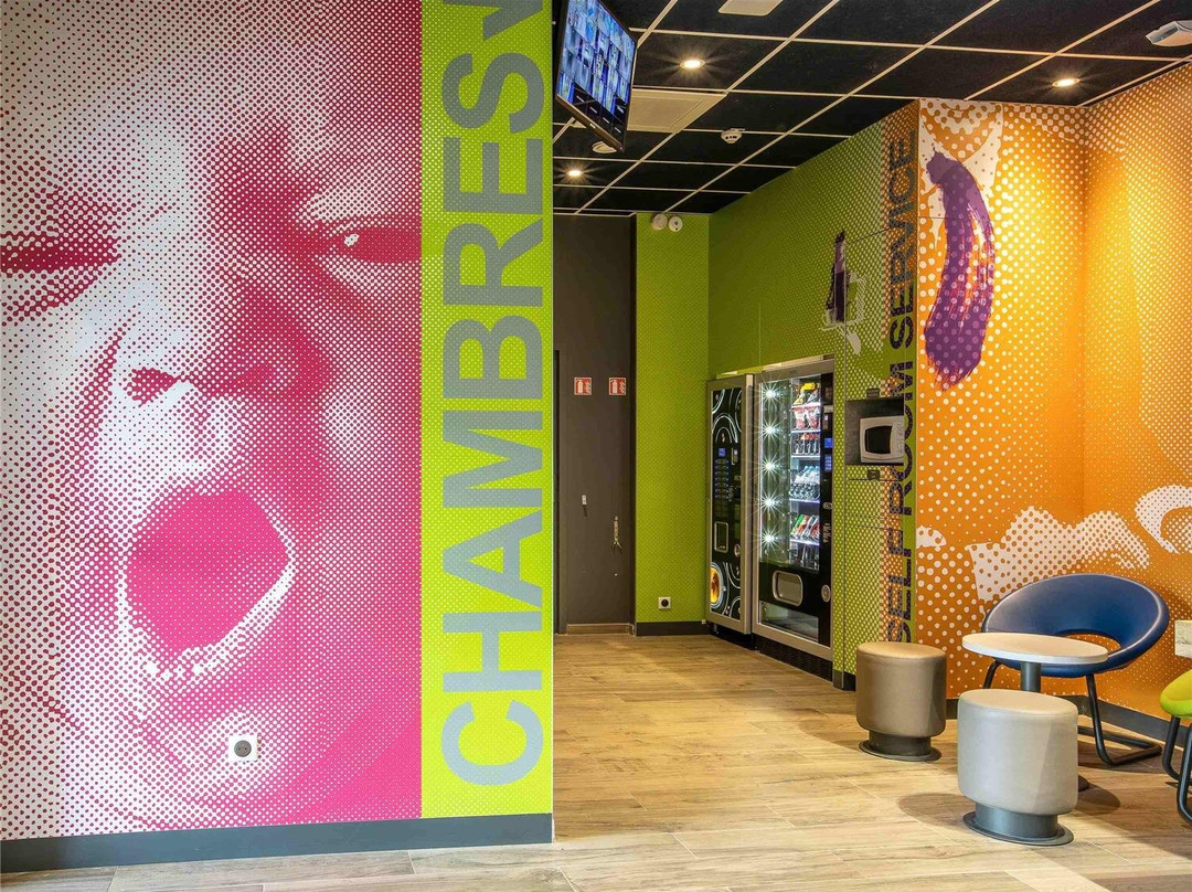 宜必思快捷巴黎热内维尔酒店主图