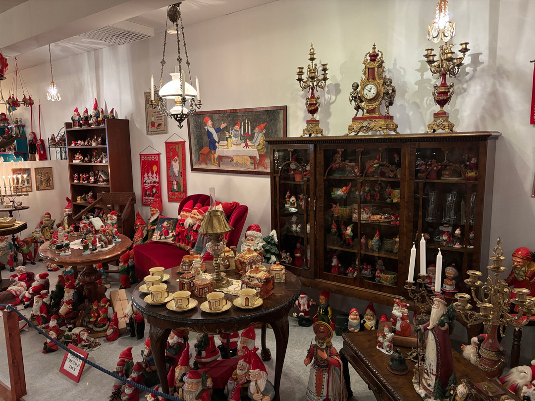 Sjöbo Tomtemuseum & kuriosa