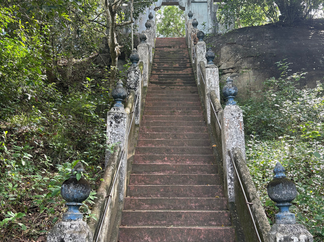 马凯里嘎勒山修道院-唐卡拉必去景点