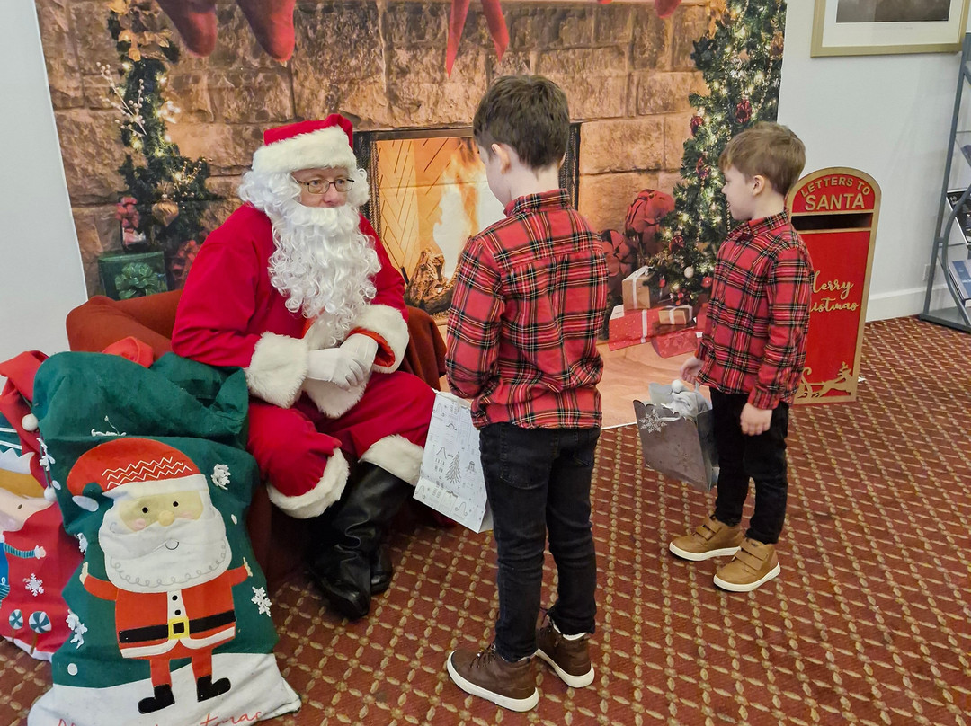 贝斯特韦斯特赫伦思顿酒店主图