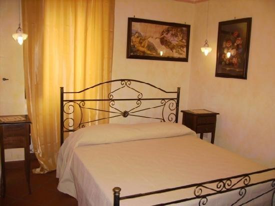 Sasso di Castalda酒店住宿-La Giara Bed & Breakfast