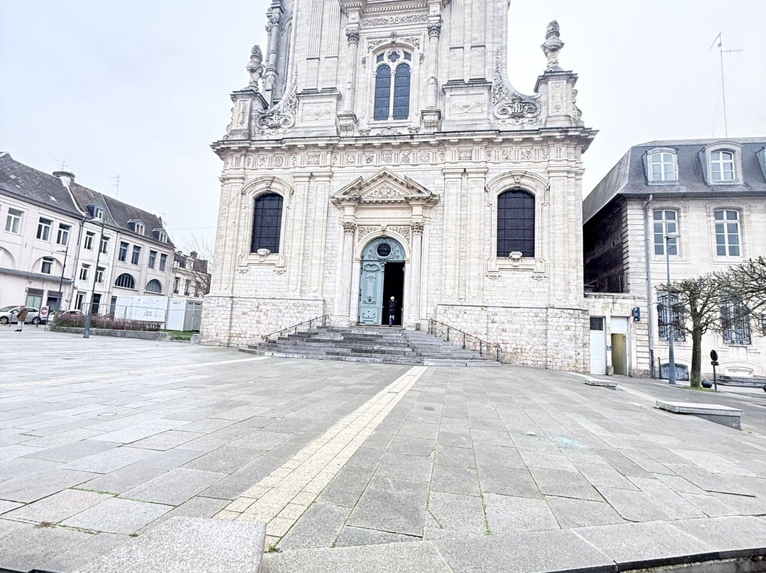 Cathedrale Notre-Dame-康布雷必去景点