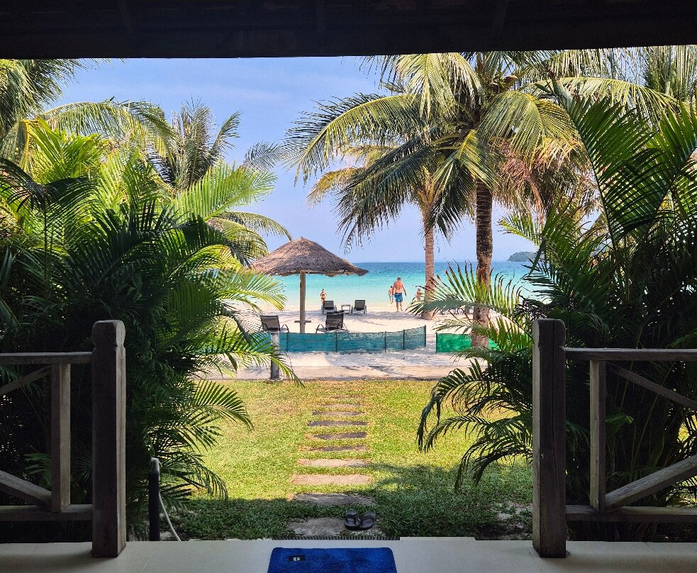 撒拉逊湾度假村主图