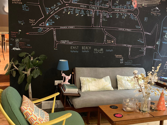 The Dolphin Inn主图