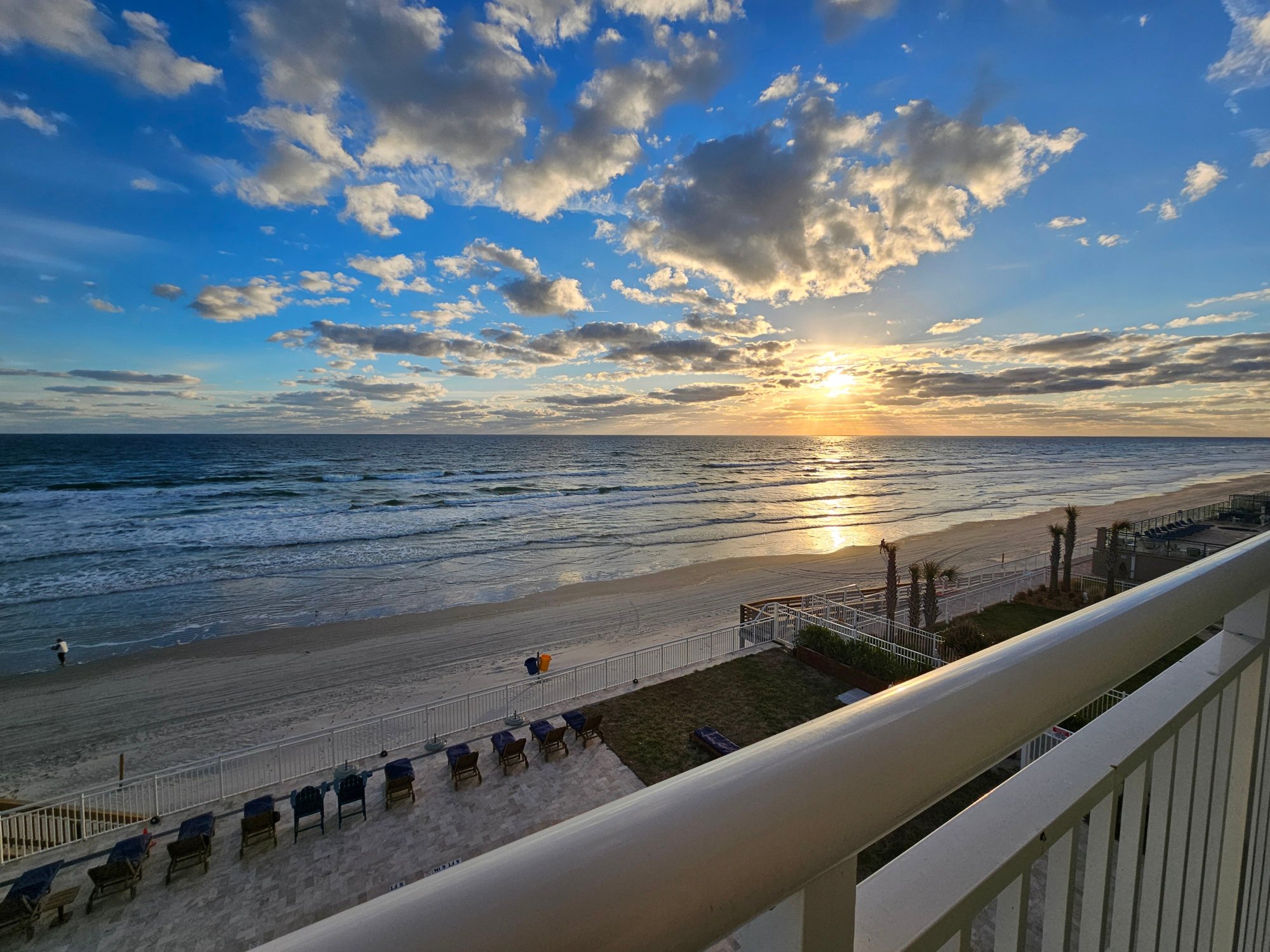 Beachside Hotel-官方