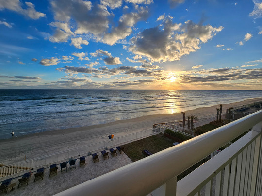 Beachside Hotel主图