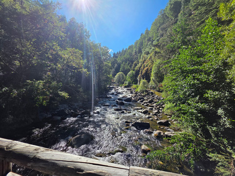 Curarrehue酒店住宿-Hotel & Termas Huife