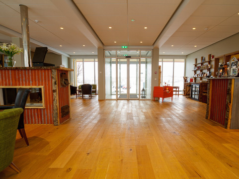 埃吉尔斯塔第尔湖酒店