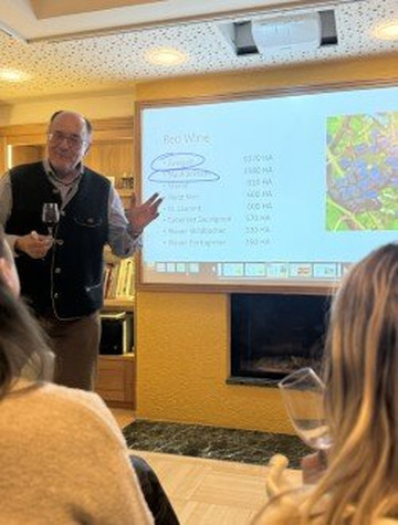 阿尔贝格豪斯达斯滑雪酒店主图