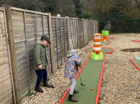 拜伯里鳟鱼养殖场-拜伯里必去景点