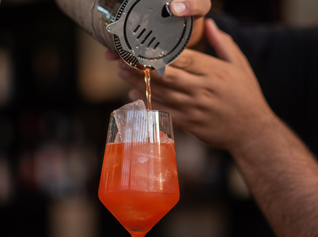 Jacarandá Garde Bar