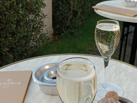 德哈恩阿斯托利亚酒店主图