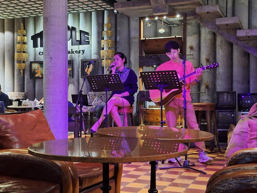 Temple Coffee And Bakery Bokor