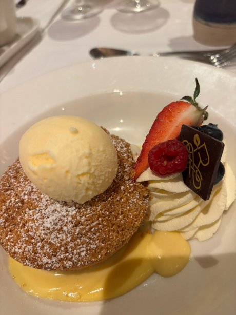 菲尔斯包恩特酒店-官方