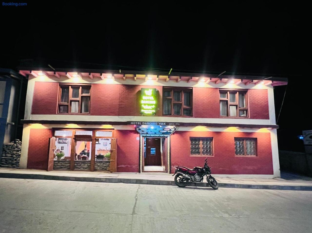 Hotel Dancing Yak
