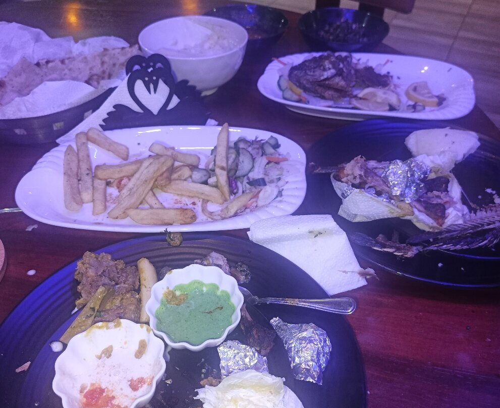 White Charcoal Cafe, Restaurant & Bar