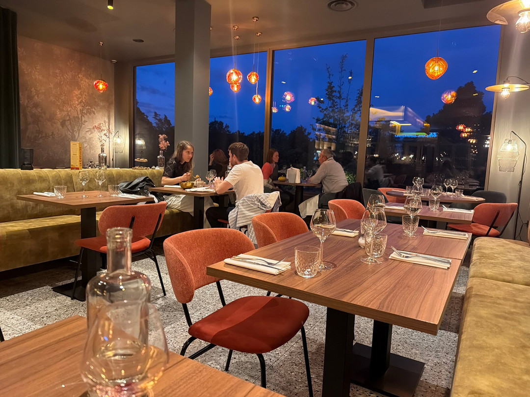 La Table Du Bas