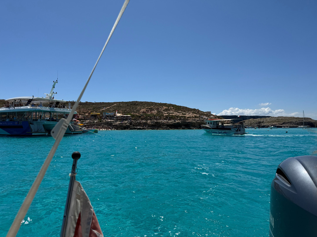 Comino Waves Boat Charters Malta-史克华必去景点