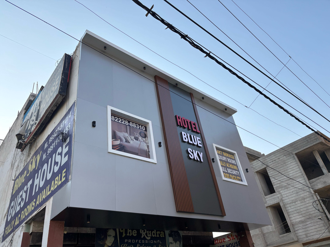 OYO 42911 Blue Sky Guest House