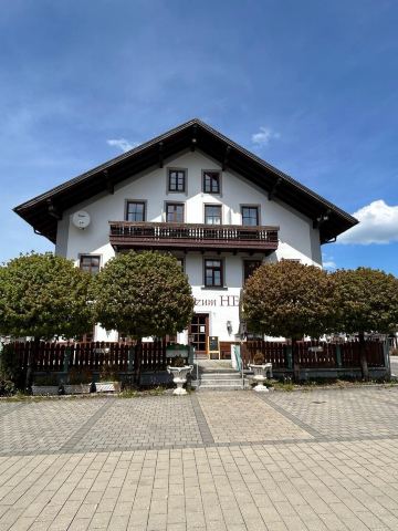 兰德加斯霍夫赫兹酒店-旅行者