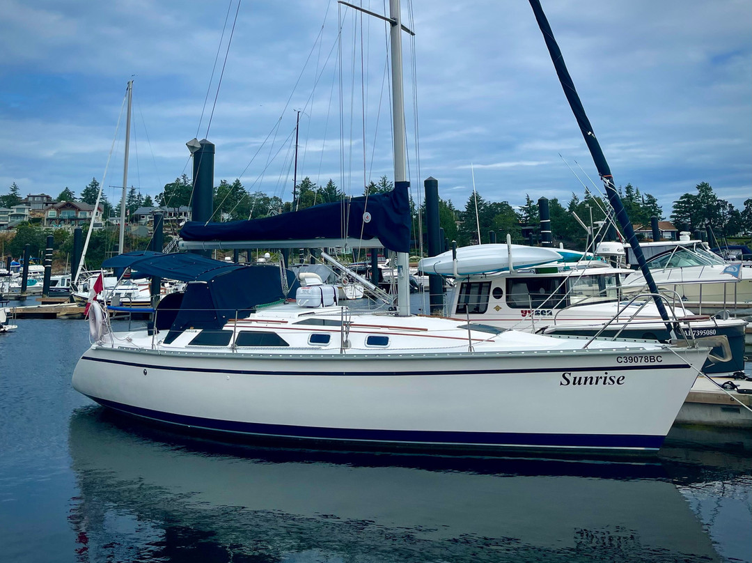 Mid-Island Sailing Adventures