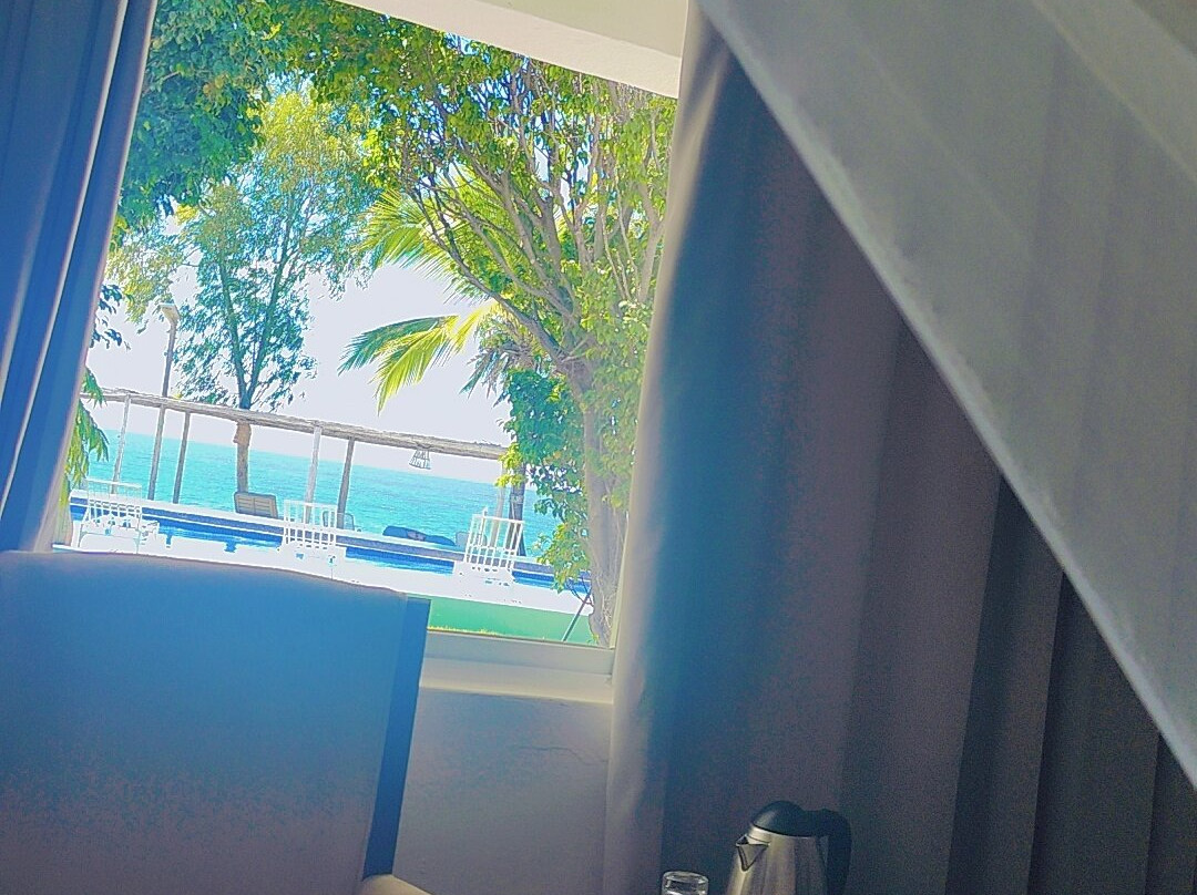 塞伦迪普蓝水酒店主图