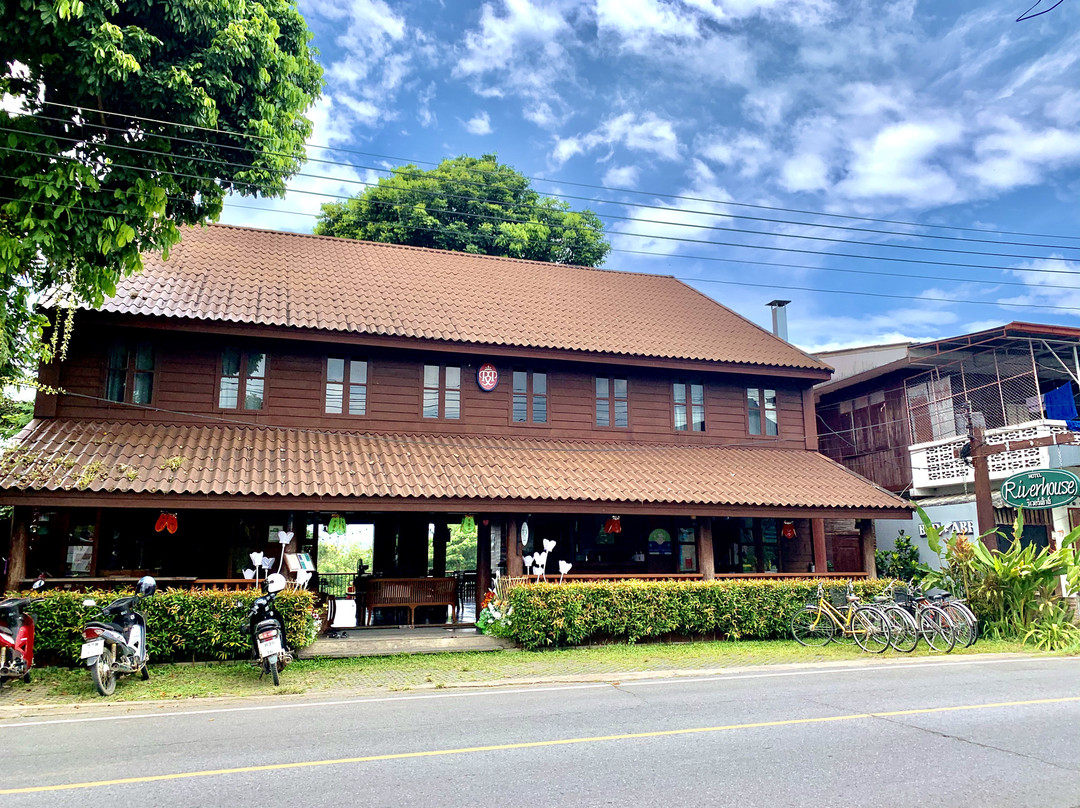 夜沙良酒店住宿-江边屋酒店