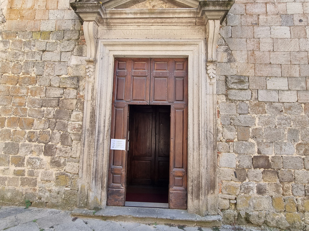 Pieve delle Sante Flora e Lucilla-Santa Fiora必去景点