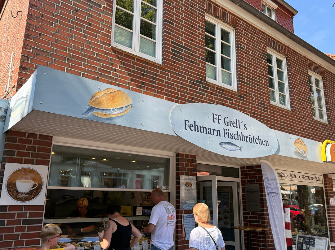 Grells Fehmarn-Fischbroetchen