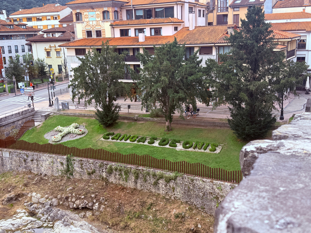 Puente Romano-Cangas de Onis必去景点